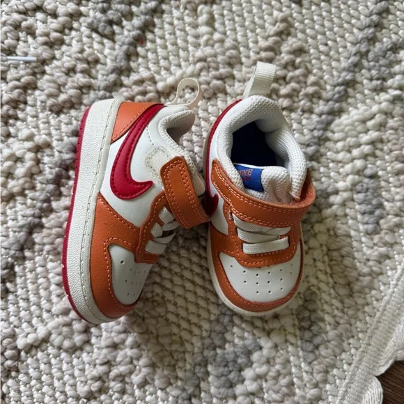 Baby nike shoes - Picture 2 of 3